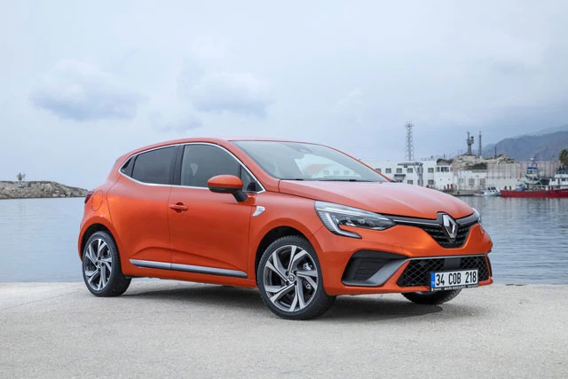 4. Renault Clio (doanh số: 174.515 chiếc, chiếm 2,9% thị phần).