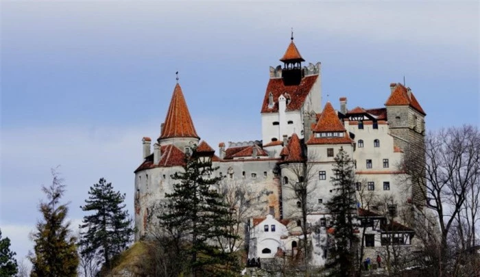 Chiêm ngưỡng 10 lâu đài đẹp như mộng ở châu Âu 4