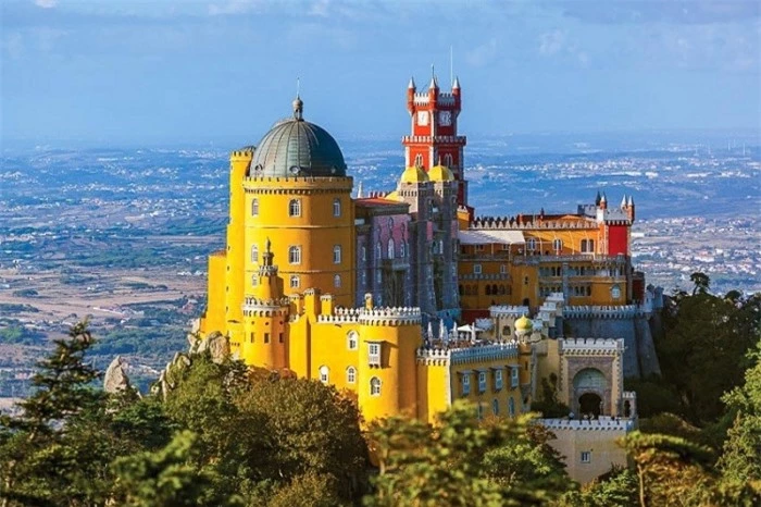 Chiêm ngưỡng 10 lâu đài đẹp như mộng ở châu Âu 5
