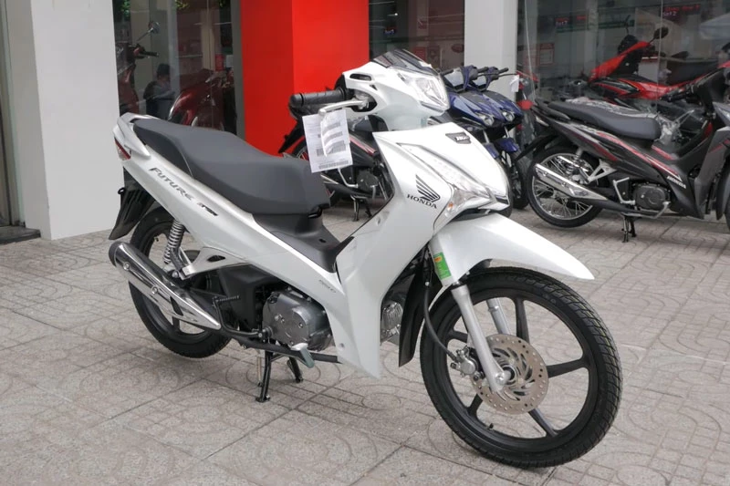 Honda Future 125 FI 2022 màu trắng đen.