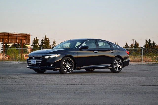 7. Honda Accord (doanh số: 15.386 chiếc).