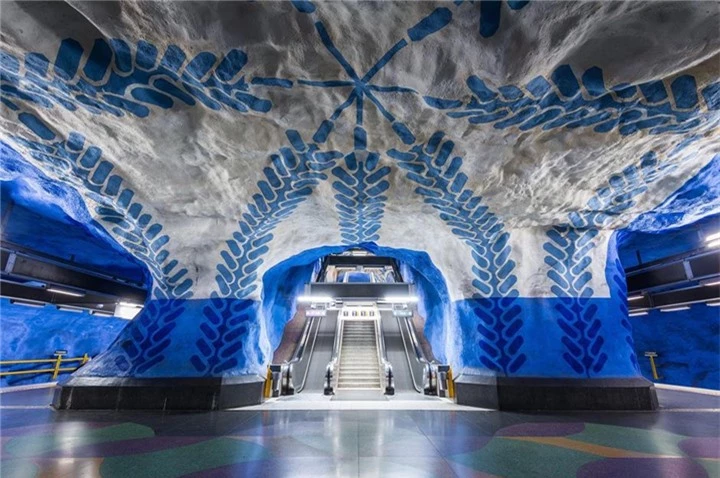 6 ga tàu điện ngầm thiết kế như lối vào thế giới khác, lộng lẫy hệt cung điện - 3