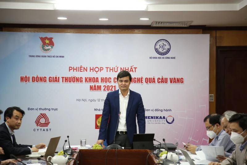 Đồng chí Bùi Quang Huy, Bí thư thường trực Trung ương Đoàn, Chủ tịch Hội đồng giải thưởng chủ trì phiên họp thứ nhất