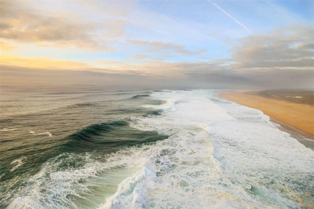 Khám phá 6 vùng biển đẹp cho người thích lướt sóng