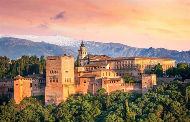 Chiêm ngưỡng 10 cung điện đẹp nhất thế giới