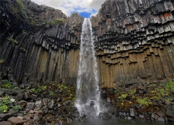 Mê mẩn trước vẻ đẹp huyền ảo của 6 thác nước kỳ lạ nhất thế giới