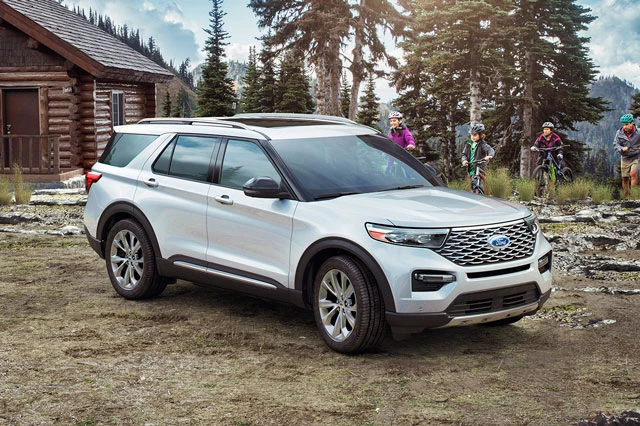 7. Ford Explorer (doanh số: 160.174 chiếc).