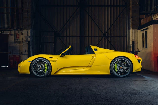 1. Porsche 918 Spyder.