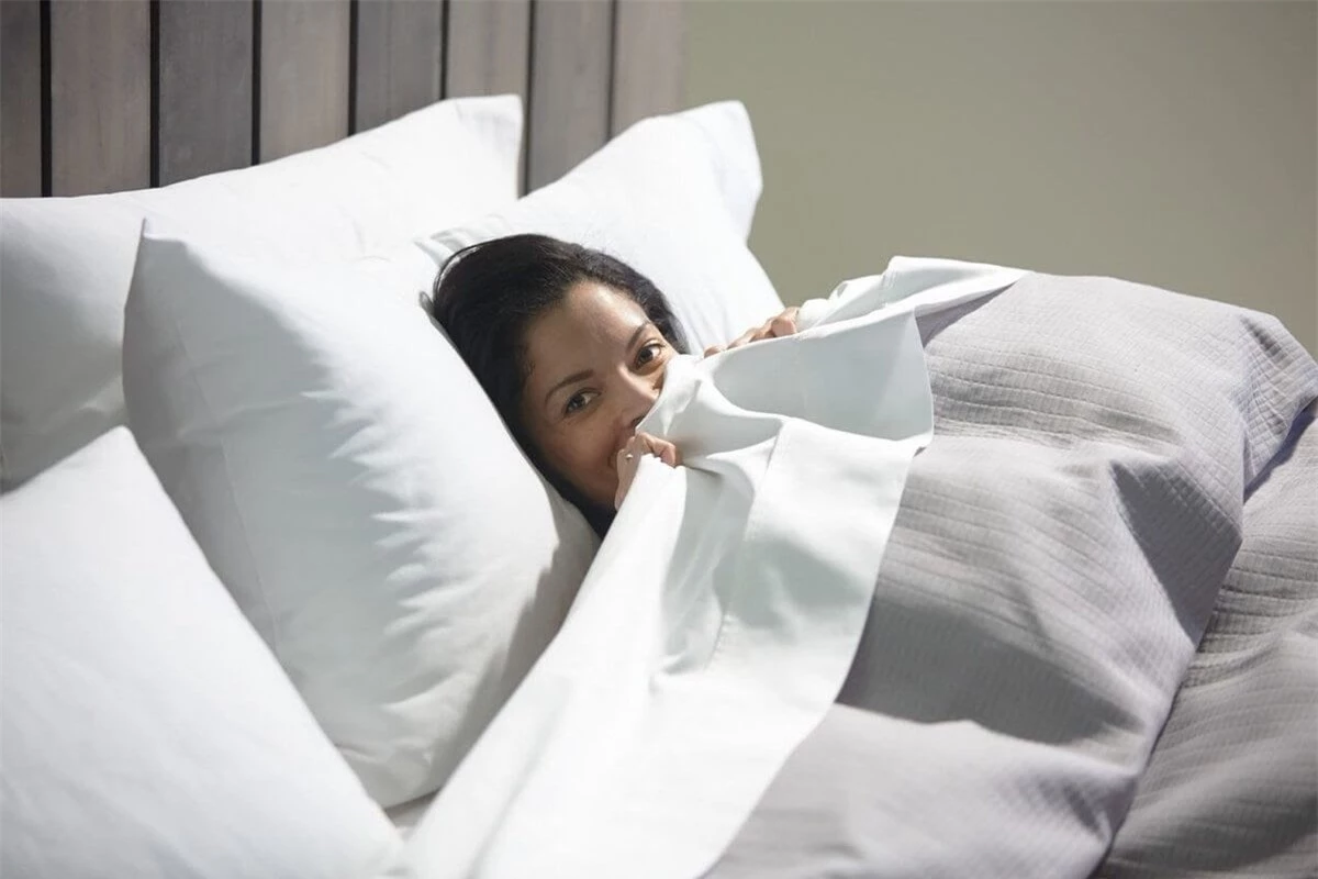 4 cách giúp bạn khử mùi phòng ngủ vô cùng đơn giản