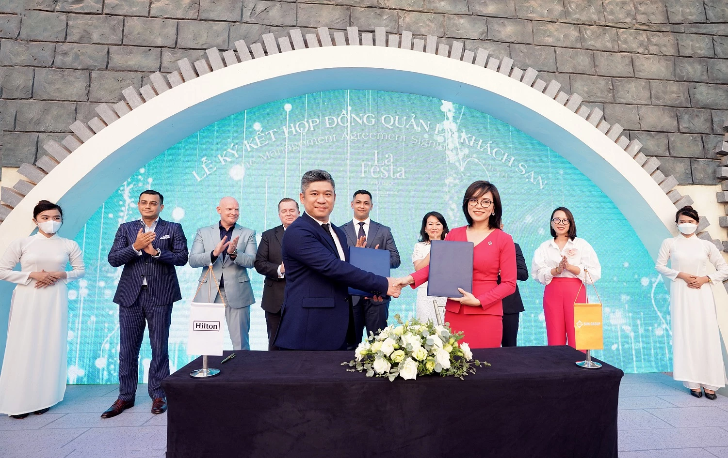 Lễ ký kết thỏa thuận hợp tác giữa Sun Group và Hilton nhằm quản lý vận hành khu nghỉ dưỡng La Festa Phu Quoc
