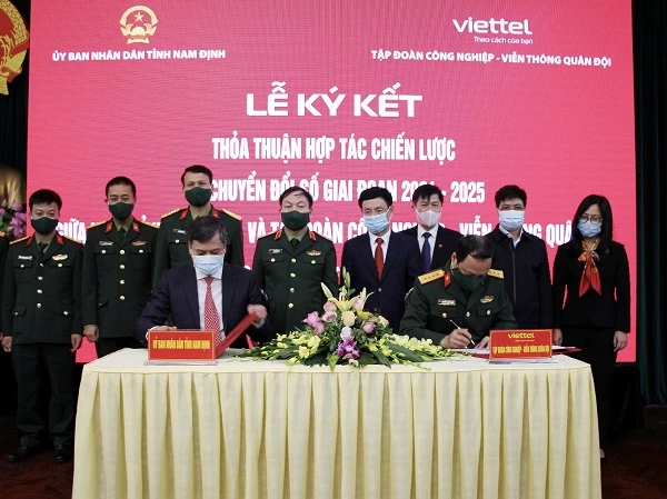 UBND tỉnh Nam Định và Viettel vừa ký thỏa thuận hợp tác chiến lược về chuyển đổi số. 