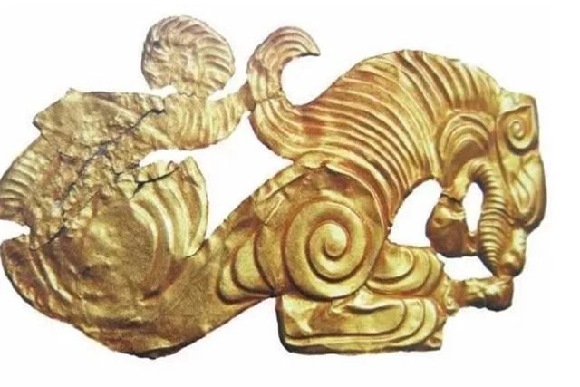 Khai quật mộ cổ 2.000 năm, choáng ngợp thấy sư tử vàng nặng cả tấn cùng vô số báu vật ảnh 7