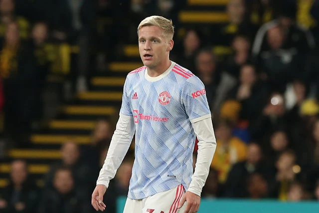 Van de Beek sẽ đá chính ở trận gặp Villarreal.