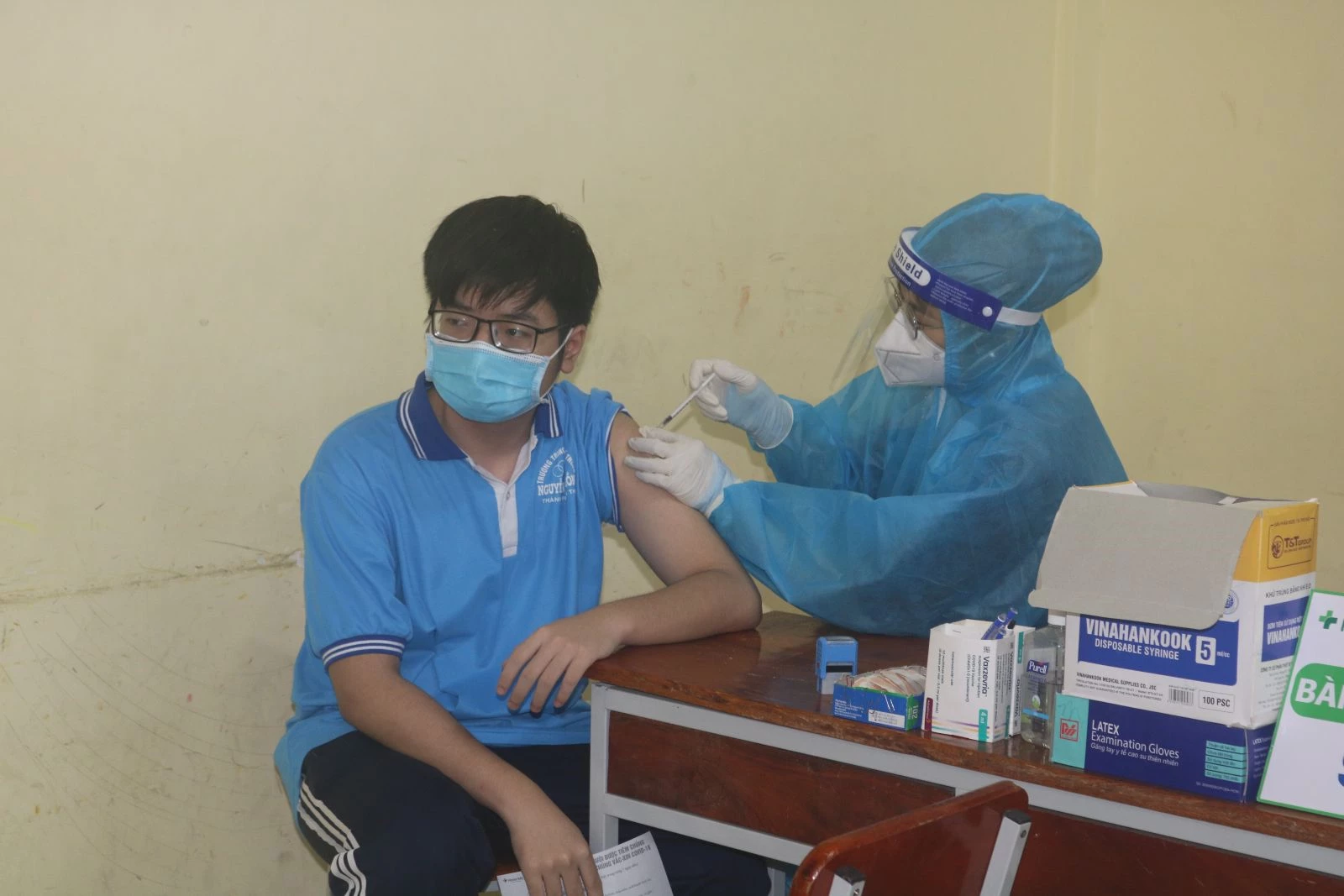 Tiêm vaccine phòng COVID-19 cho trẻ từ 12-17 tuổi tại TP Cần Thơ Ảnh: Báo Cần Thơ.