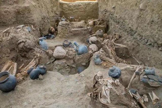 Khu mộ tập thể gồm nhiều phụ nữ dệt vải ở thế kỷ 15 tại Peru.