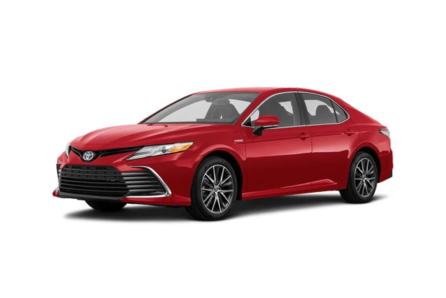 =4. Toyota Camry Hybrid 2022 (mức tiêu hao nhiên liệu ở đường hỗn hợp: 4,52 lít/100 km).