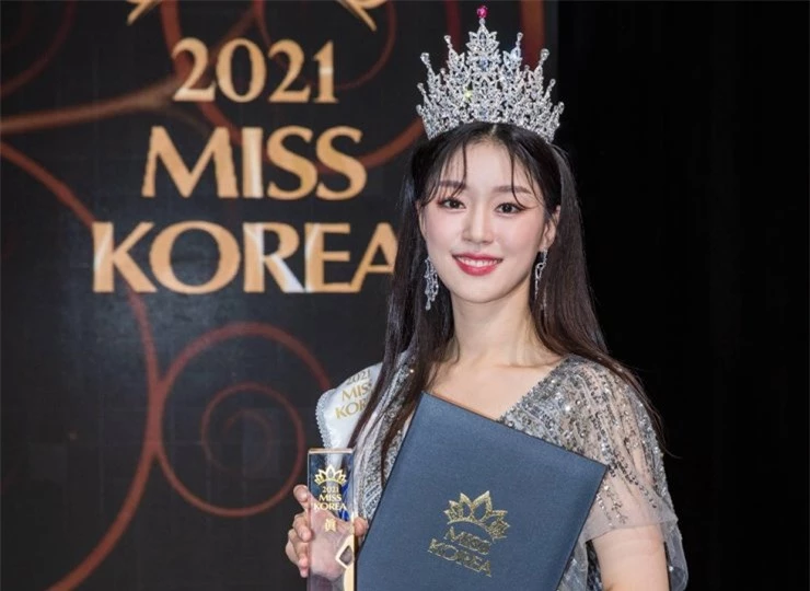 Sự thật &quot;chấn động&quot; liên quan đến Son Ye Jin vừa được Hoa hậu Hàn Quốc 2021 kể lại, dân tình nghe xong bàn tán rần rần - Ảnh 5.