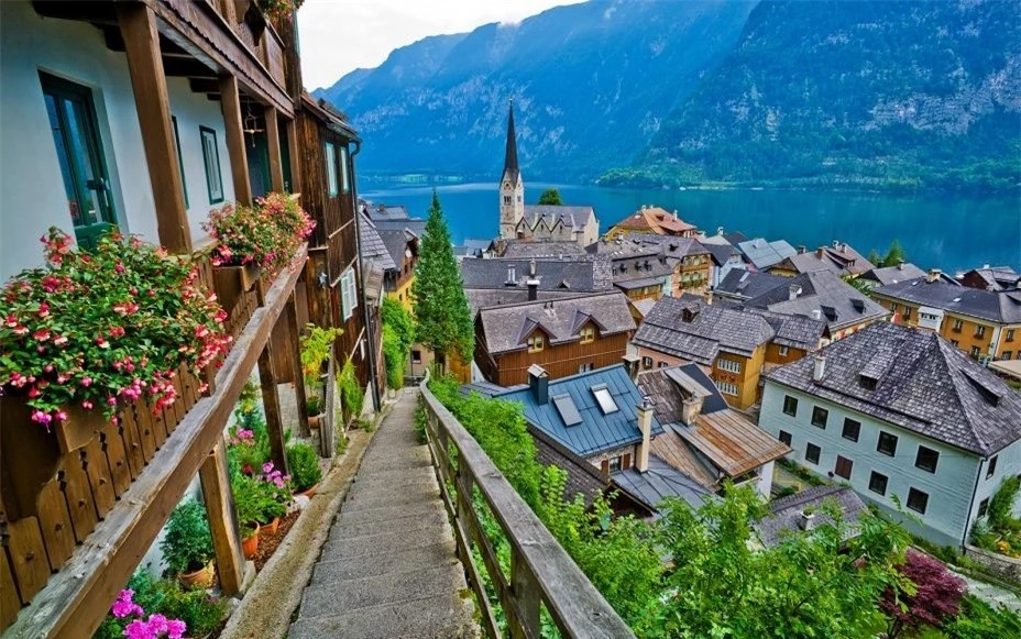 Thăm ngôi làng cổ Hallstatt - Di sản văn hóa 7.000 năm của nước Áo