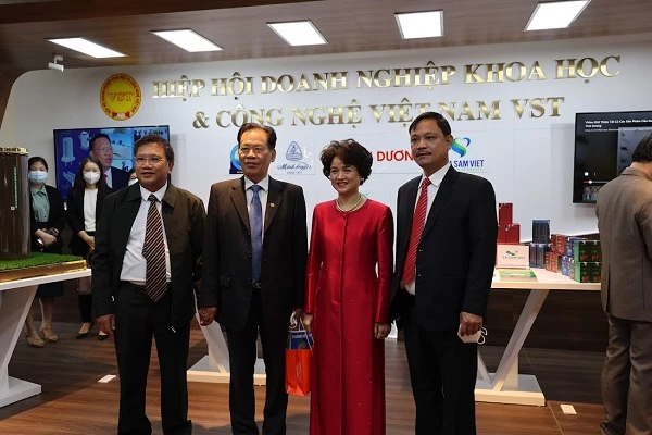 Ban lãnh đạo Hiệp hội Doanh nghiệp Khoa học và Công nghệ Việt Nam.
