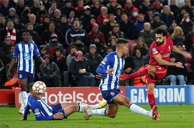 Salah ấn định thắng lợi 2-0 cho Liverpool