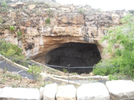 Lối đi xuống “địa ngục” tại vườn quốc gia Calsbad Caverns