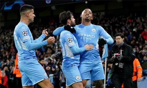 Cầu thủ Man City ăn mừng chiến thắng ấn tượng trước PSG