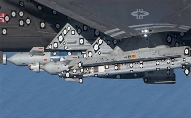 Cuộc thử nghiệm do Tiểu đội 461 thuộc Phi đội Bay thử nghiệm khoa học Không quân số 1 thực hiện tại Căn cứ không quân Edward. Trong vụ thử, chiếc F-35A đã bắn thành công tên lửa tầm ngắn AIM-9X ở độ cao gần 2.000m.