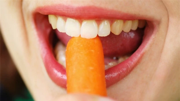Vì sao đánh răng hàng ngày mà răng vẫn bị ố vàng? 5 cách giúp răng trắng hơn ngay tại nhà 3