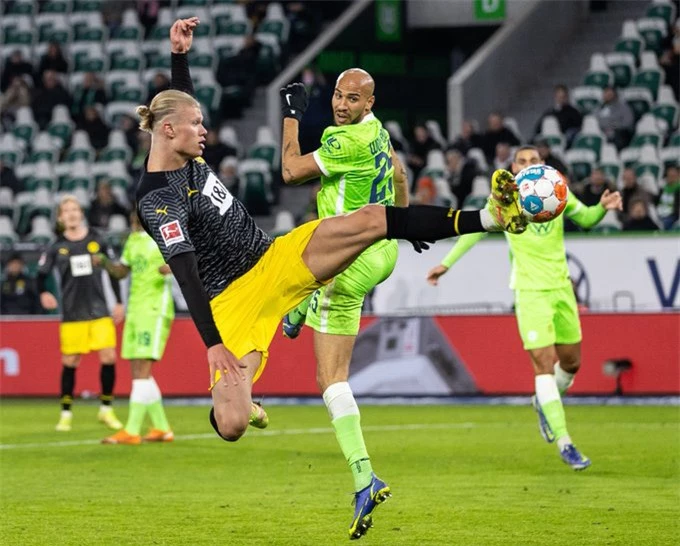 Haaland ghi bàn ấn định tỷ số 3-1 trận Wolfsburg vs Dortmund