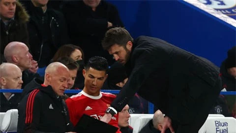 Carrick phủ nhận Rangnick 'chỉ đạo' xếp Ronaldo dự bị