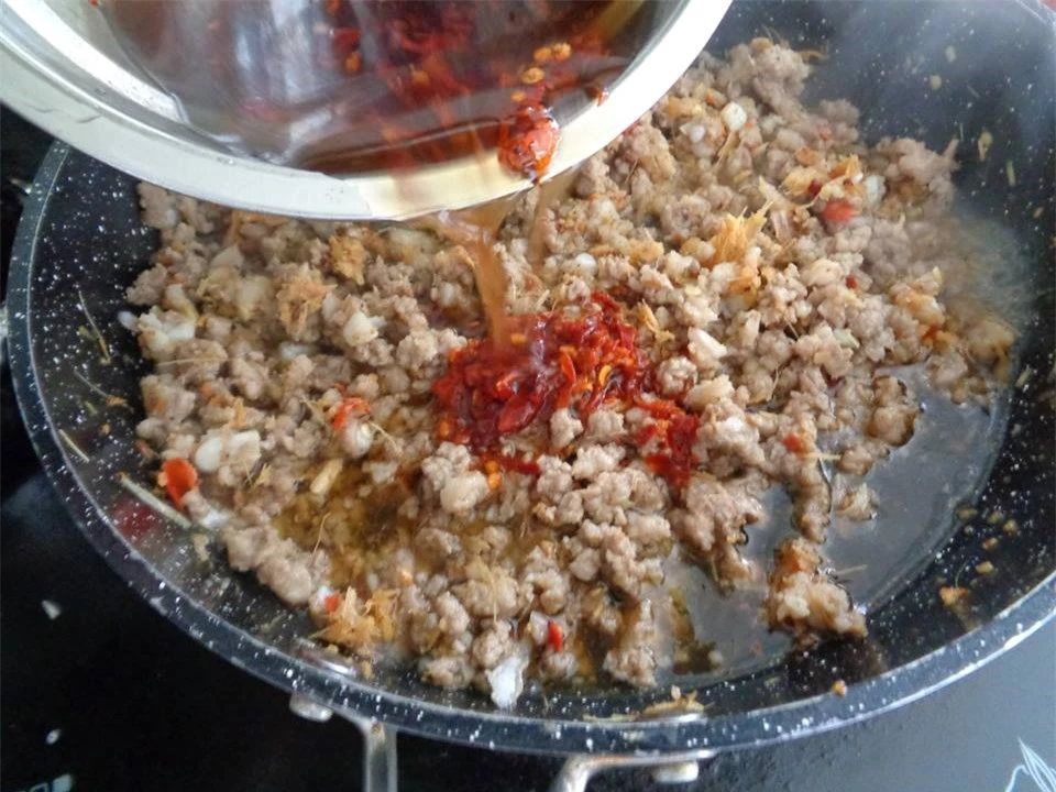 Cách làm món sụn băm xào chua ngọt đưa cơm