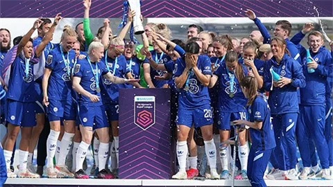 Nữ Chelsea có một năm thành công không thua kém đội nam