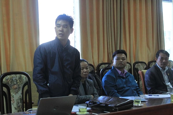 Kỹ sư Nguyễn Văn Thắng, chủ nhiệm đề tài trình bày thuyết minh trước hội đồng.
