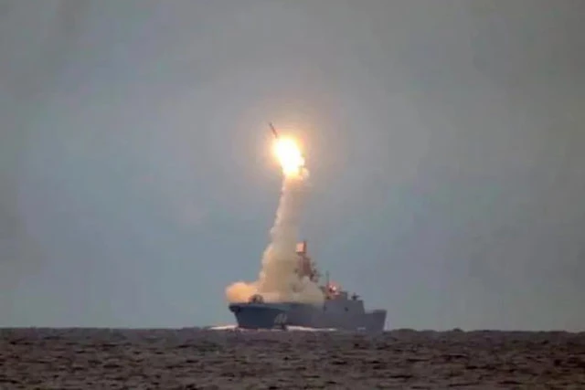 Chiến hạm Nga phóng Zircon. Nguồn: Internet