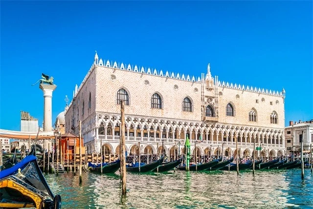 Những công trình vĩ đại nhất Italia bạn nên ghé thăm 11