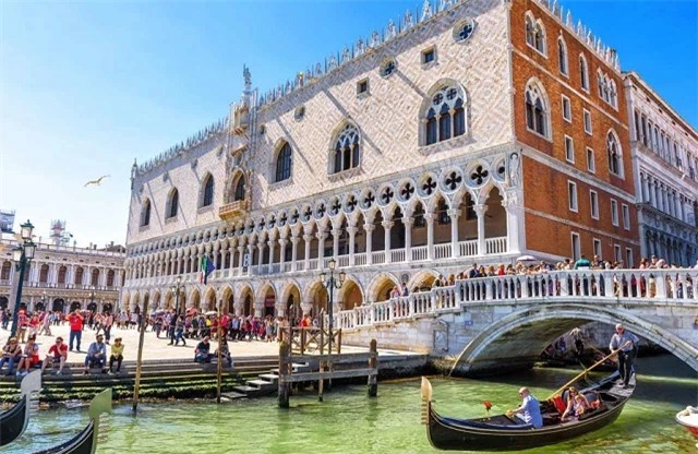 Những công trình vĩ đại nhất Italia bạn nên ghé thăm 9