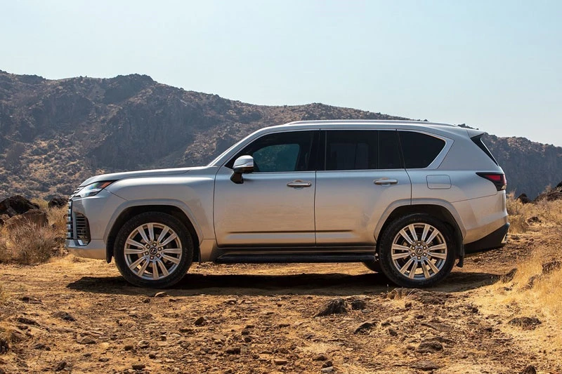 7. Lexus LX.