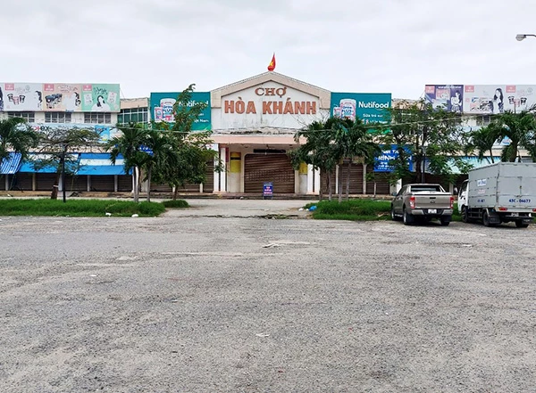 Chợ Hòa Khánh (quận Liên Chiểu, TP Đà Nẵng) vừa phải tạm ngừng hoạt động từ ngày 5/12/2021 do phát hiện một số tiểu thương kinh doanh tại chợ mắc COVID-19