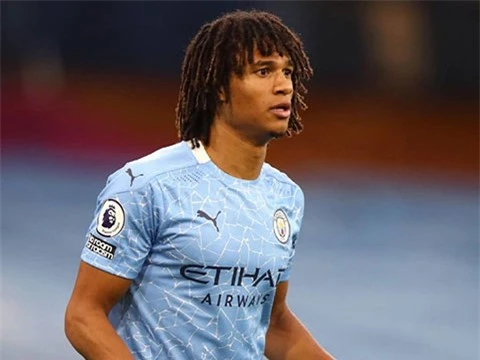 West Ham muốn mượn Nathan Ake