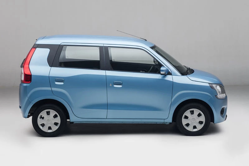 1. Suzuki Wagon R (doanh số: 16.853 chiếc).