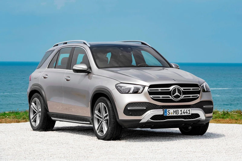 7. Mercedes-Benz GLE 2022 (giá khởi điểm: 55.700 USD, điểm tổng thể: 8,6/10).