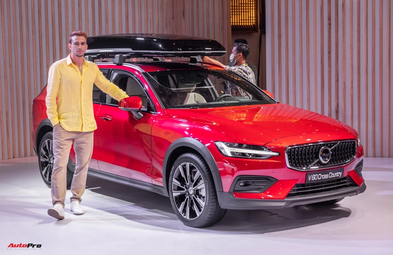 Volvo V60 Cross Country 2022.