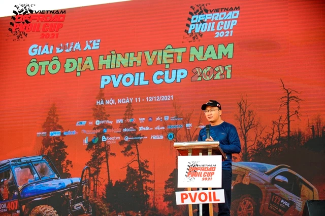 -_Ông Khuất Việt Hùng, Phó chủ tịch chuyên trách Uỷ ban An toàn giao thông Quốc Gia, Phó chủ tịch Hiệp hội Ôtô Thể thao Việt Nam