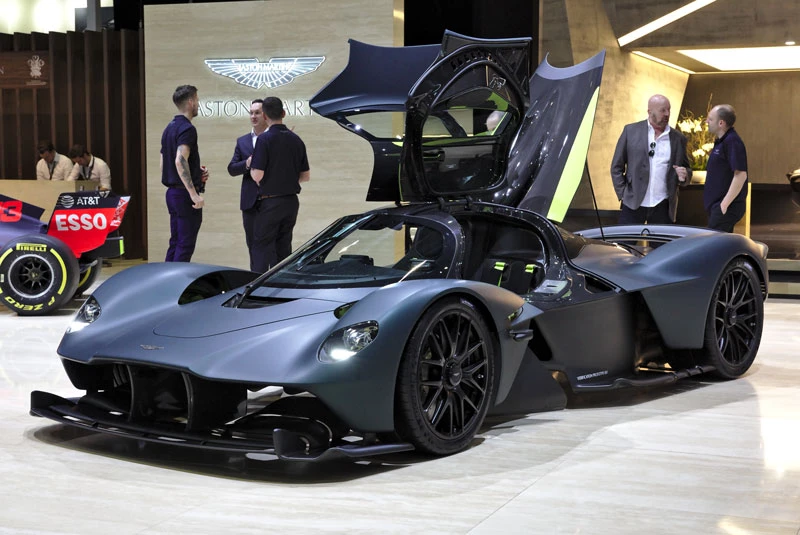 9. Aston Martin Valkyrie (công suất tối đa: 1.160 mã lực).