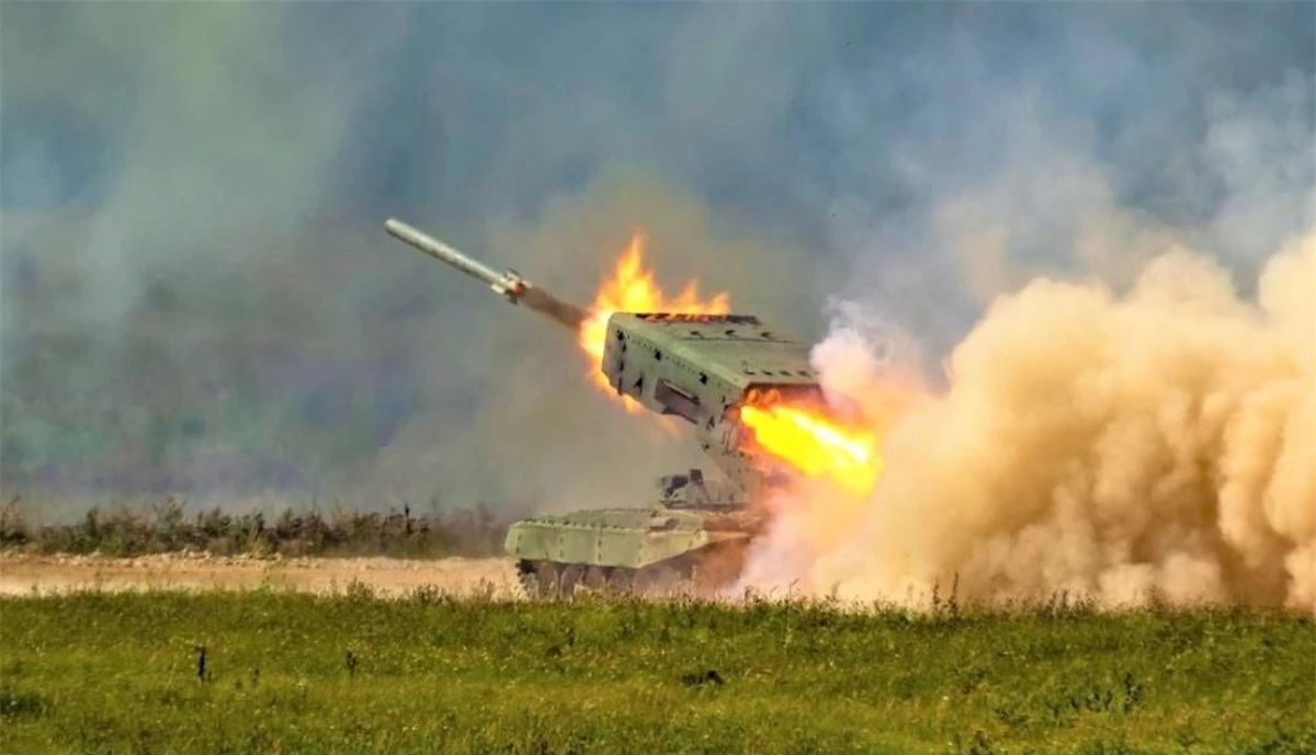 Hệ thống tên lửa bắn loạt hạng nặng TOS-1A Solntsepek; Nguồn: rossaprimavera.ru