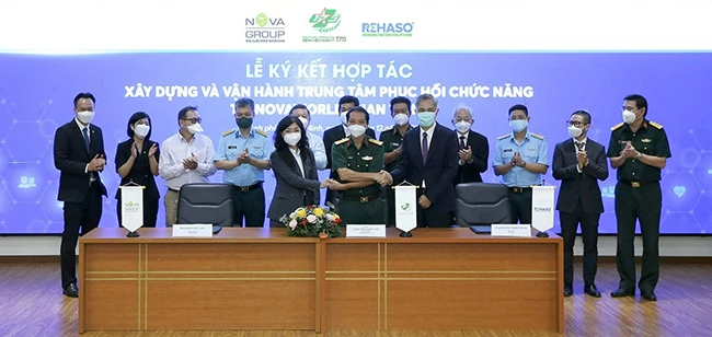 Lễ ký kết hợp tác giữa NovaGroup và bệnh viện 175.
