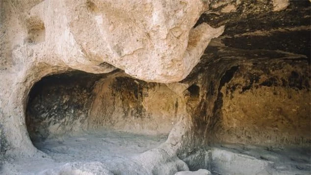 Khám phá thành phố hang động bí ẩn bằng đá ở Gruzia ảnh 1
