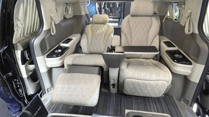 cận cảnh kia carnival hi limousine 2022 đậm chất thương gia