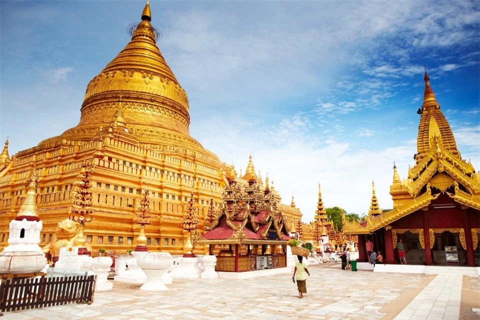 Đến Shwezigon: Ngôi chùa dát vàng đầu tiên và linh thiêng nhất ở Myanmar