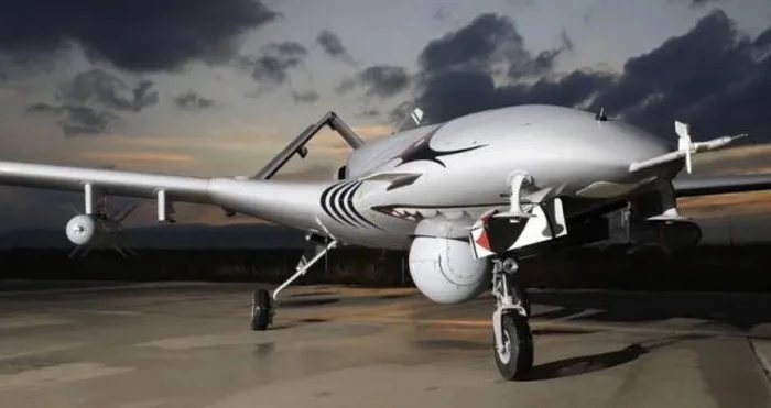  UAV Bayraktar TB2 Thổ Nhĩ Kỳ khiến nhiều đối thủ lo ngại UAE đã quyết định mua UAV Bayraktar TB2 của Thổ Nhĩ Kỳ sau khi nhận thấy sự hiệu quả trong tác chiến của loại máy bay chiến đấu không người lái này. Nguồn: Avia